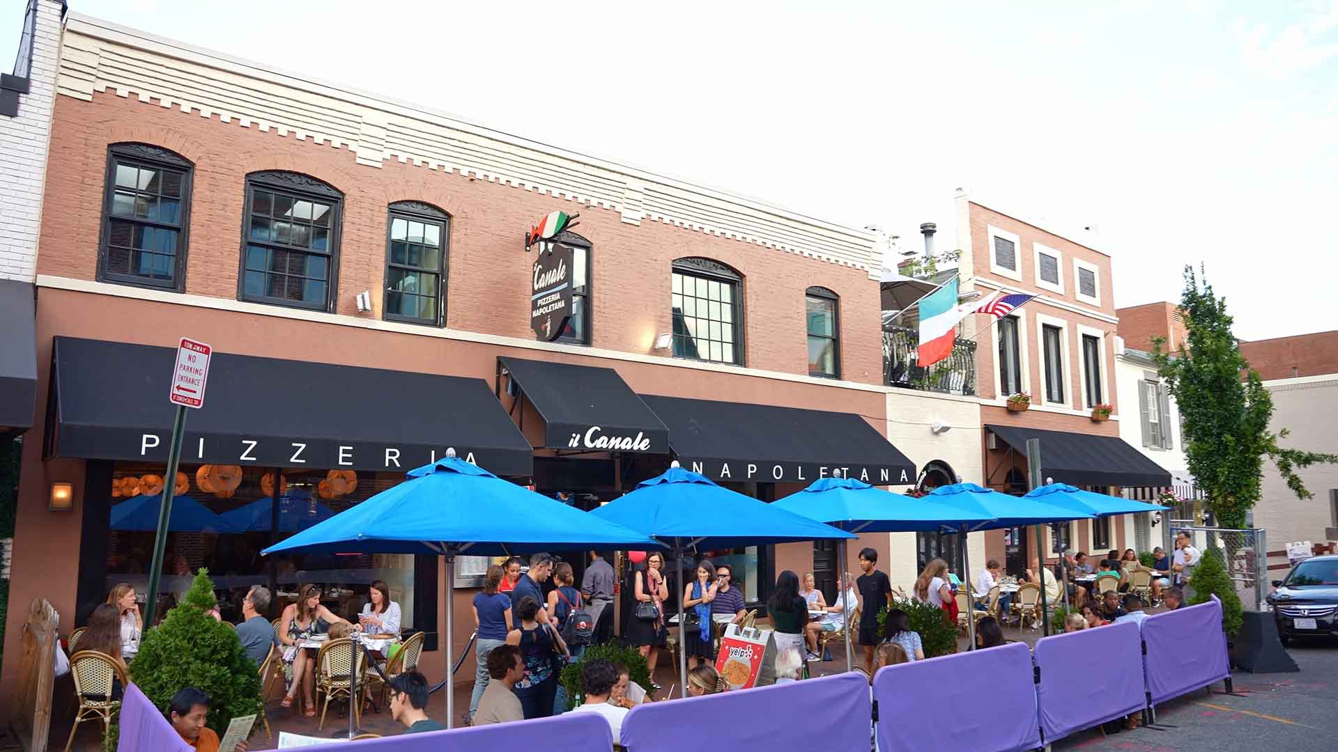 Best Restaurants in DC Georgetown: il Canale Neapolitan pizza Italian restaurant exterior in Georgetown