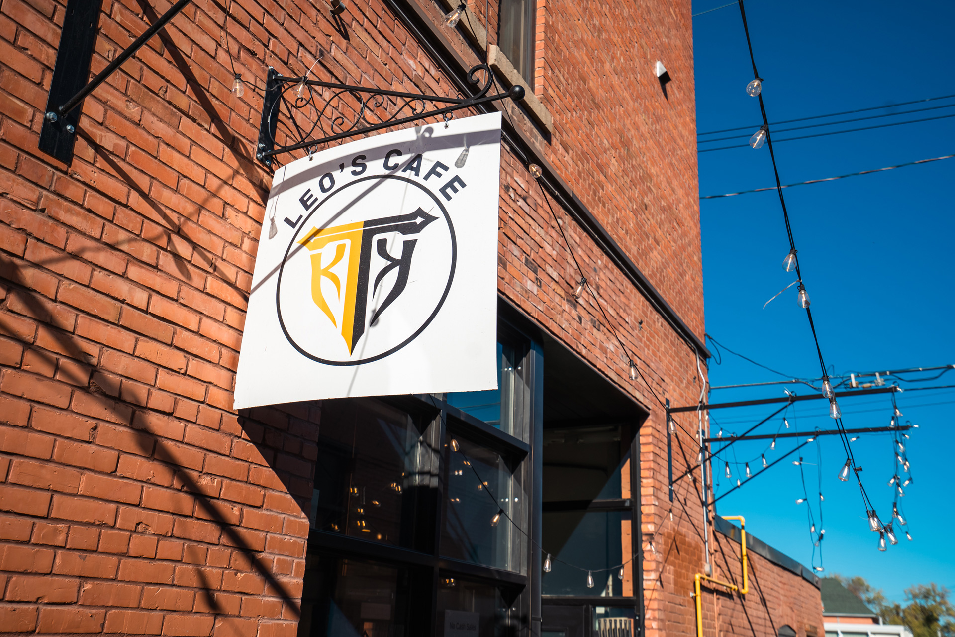 Leo's Coffee Shop