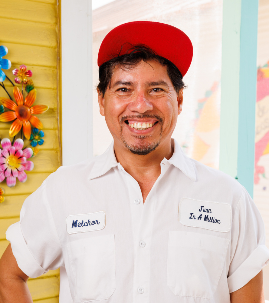 Melchor Flores headshot