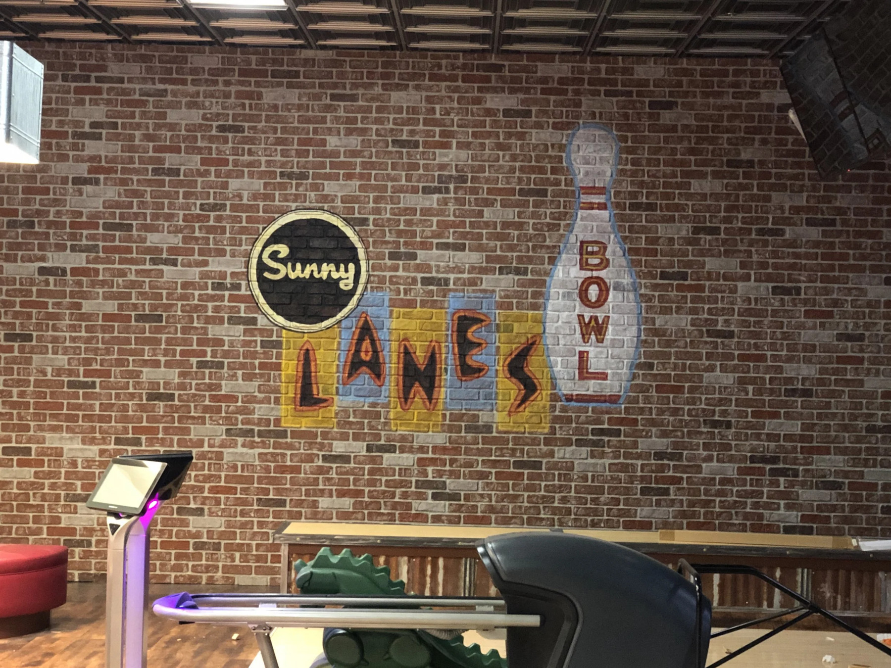 Sunny Lanes Bowl mural