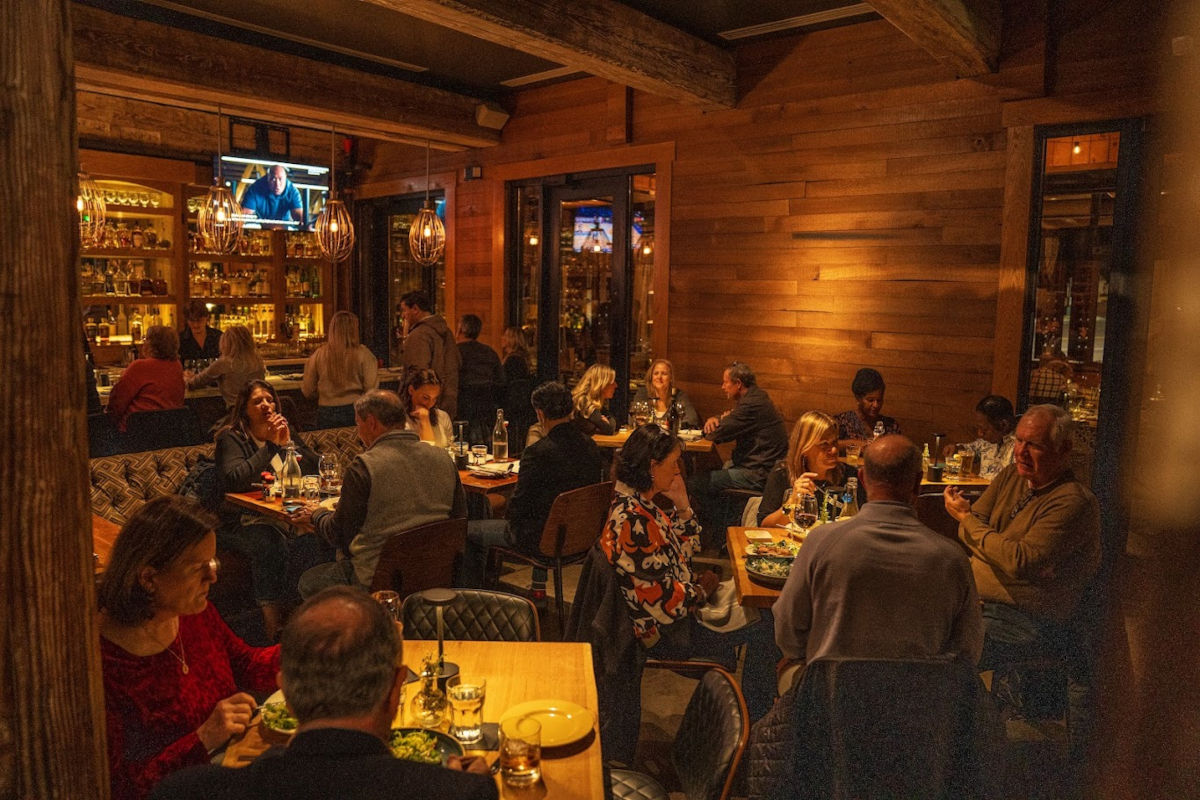 indoor sitting area and crowd
