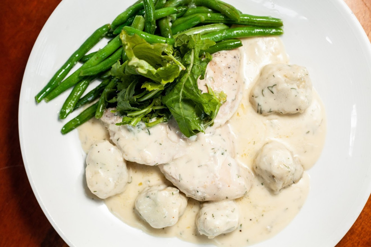 Southern fried steak with green beans