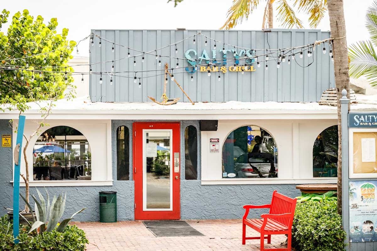 Salty's Bar and Grill exterior