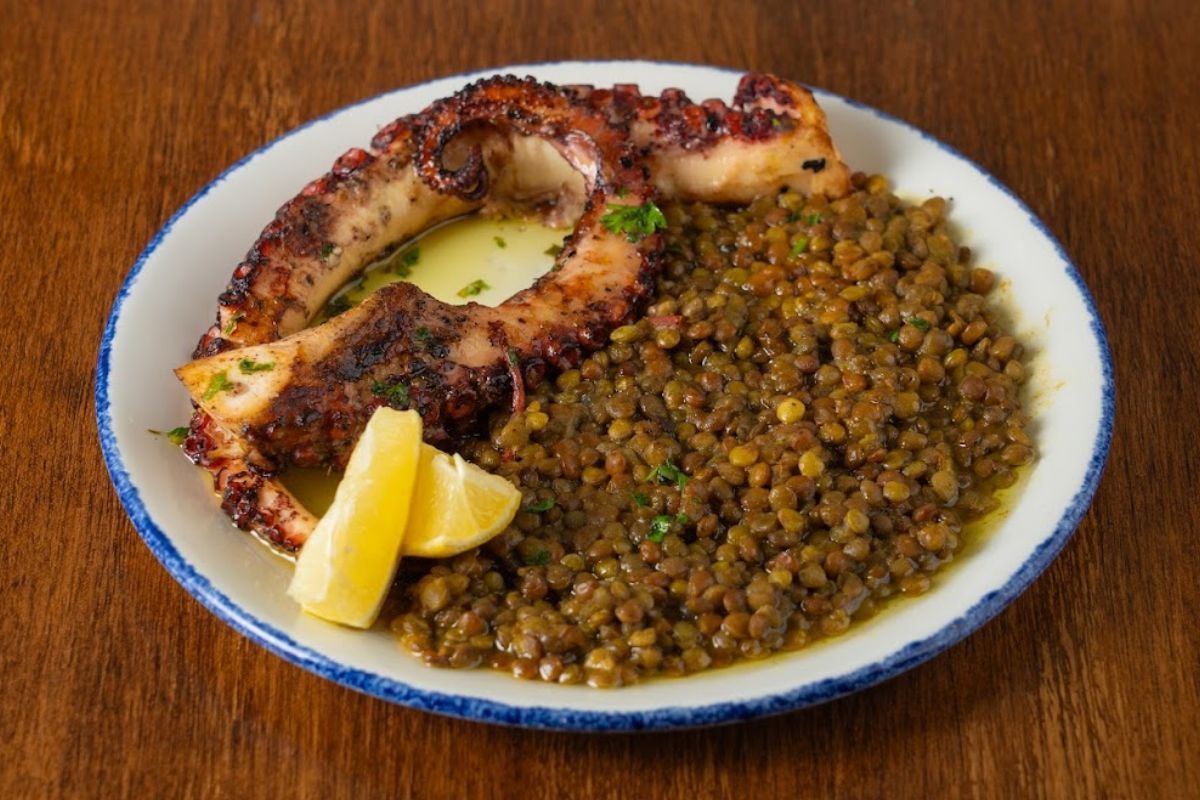 Grilled octopus with lentils