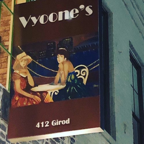 Vyoone's sign on the restaurant