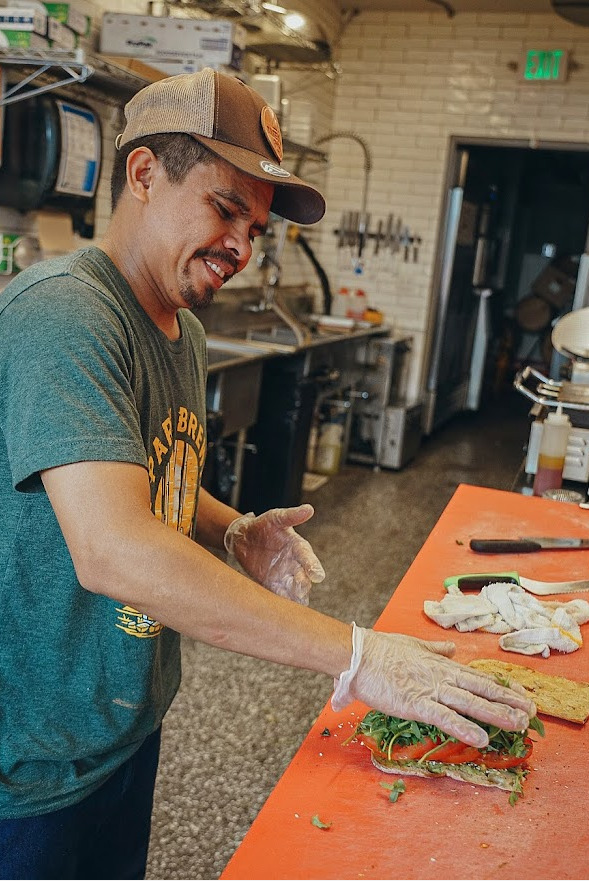 Erasmo, gates deli crew