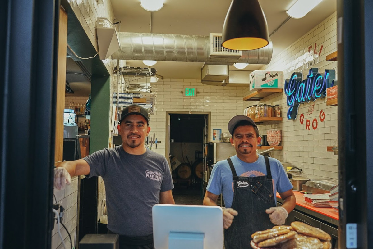 Victor & Erasmo, gates deli crew
