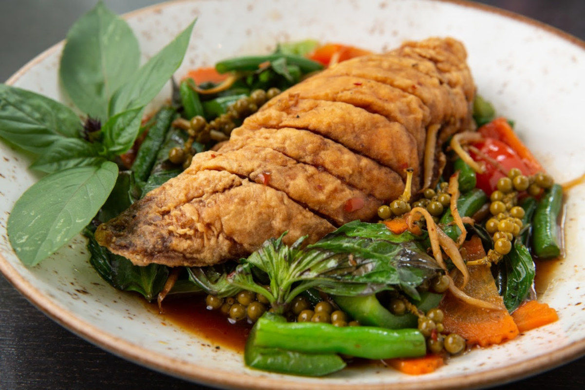 Pad Cha on the plate, closeup