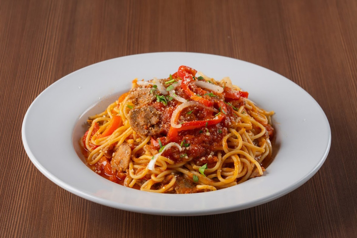 Spaghetti with sausage & peppers
