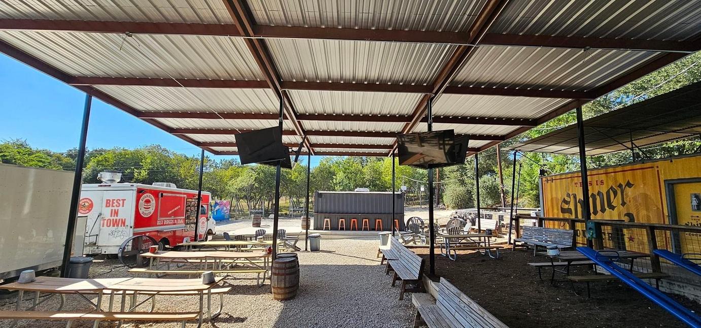 Exterior, patio, tables and seating