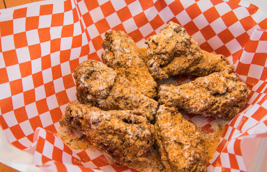 best chicken wings in Austin crispy dry rub flavor food truck