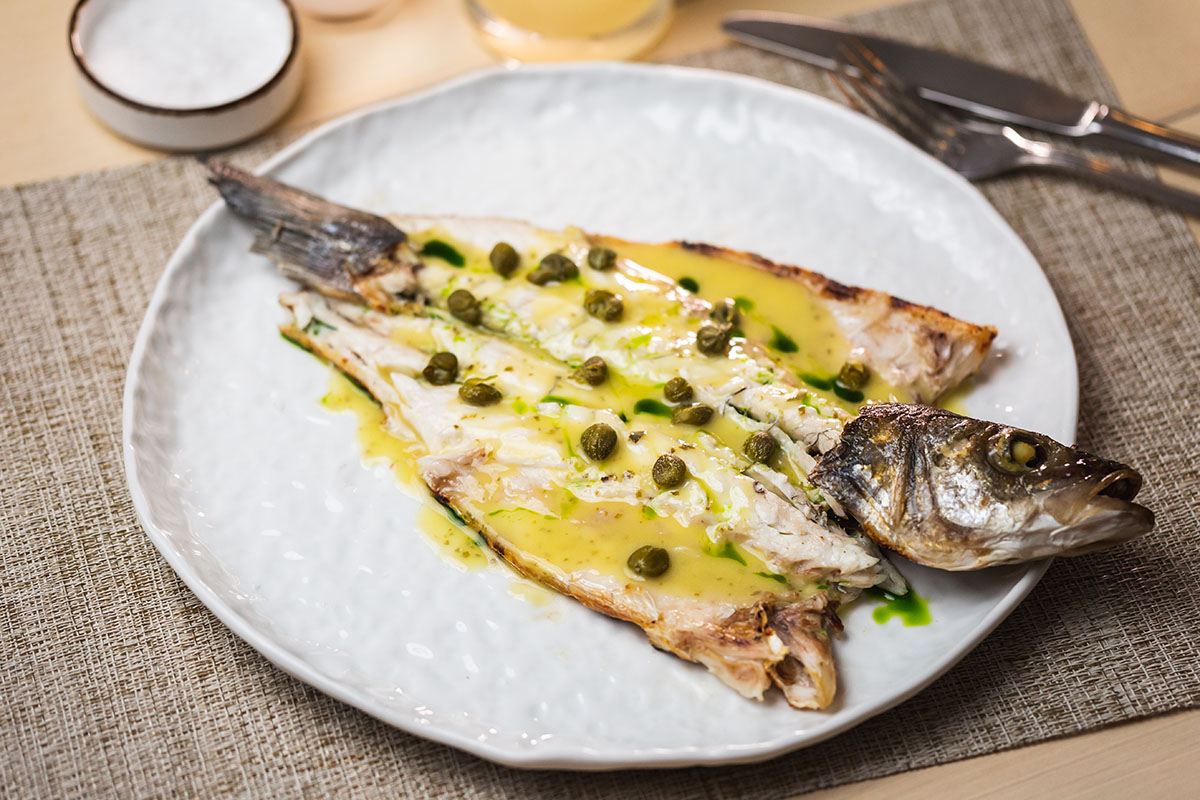 Lavraki served