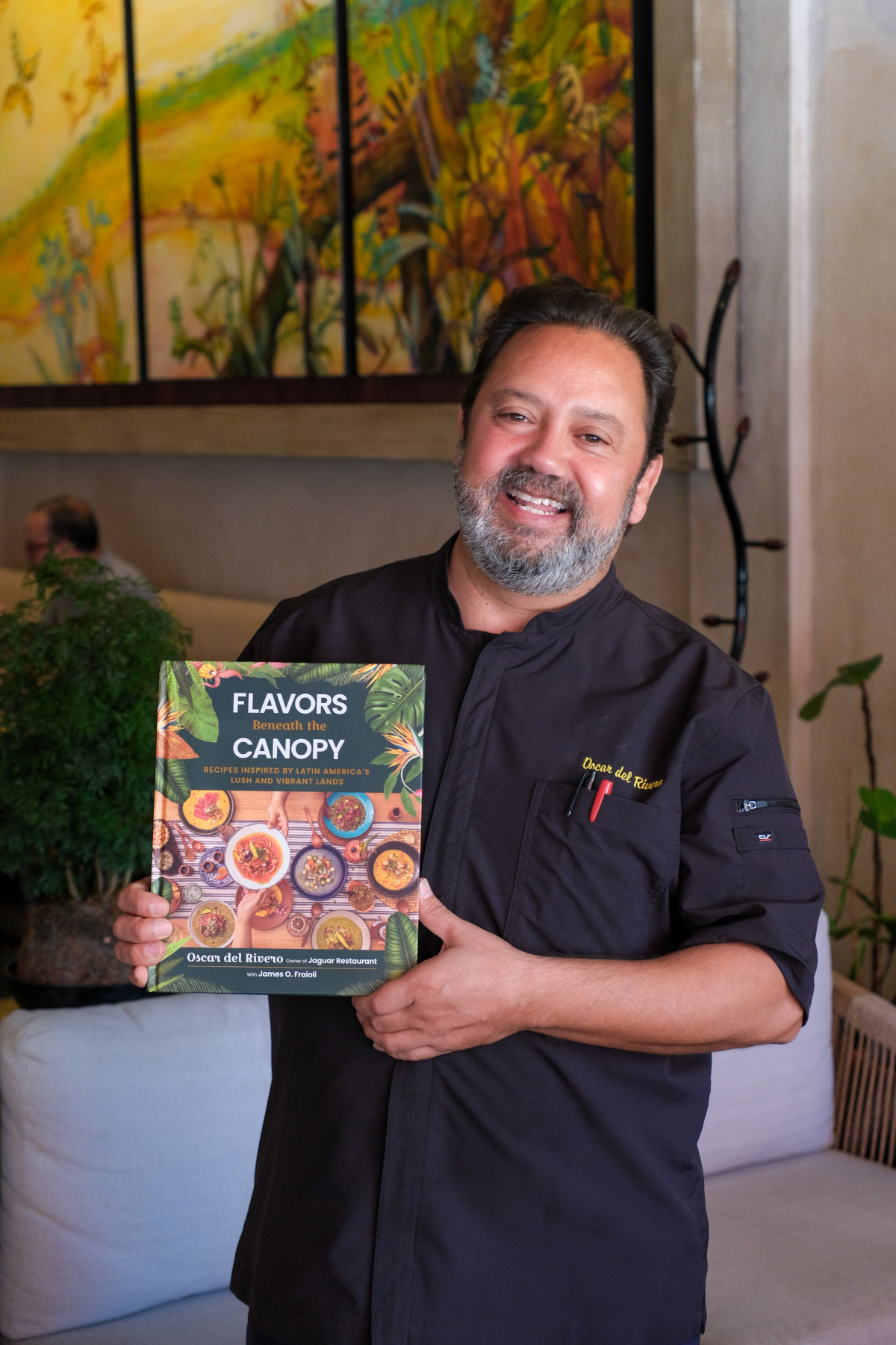 Book author Oscar del Rivero.