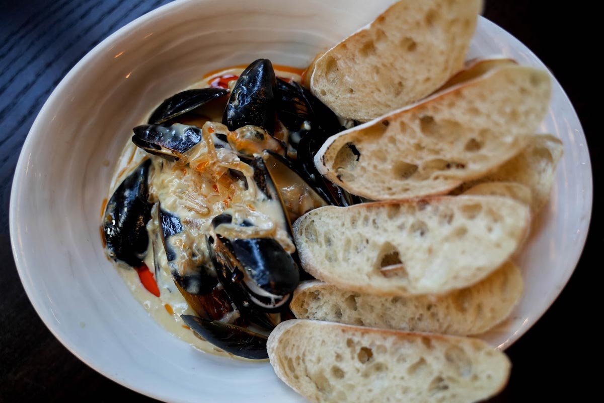 Blue cheese mussels