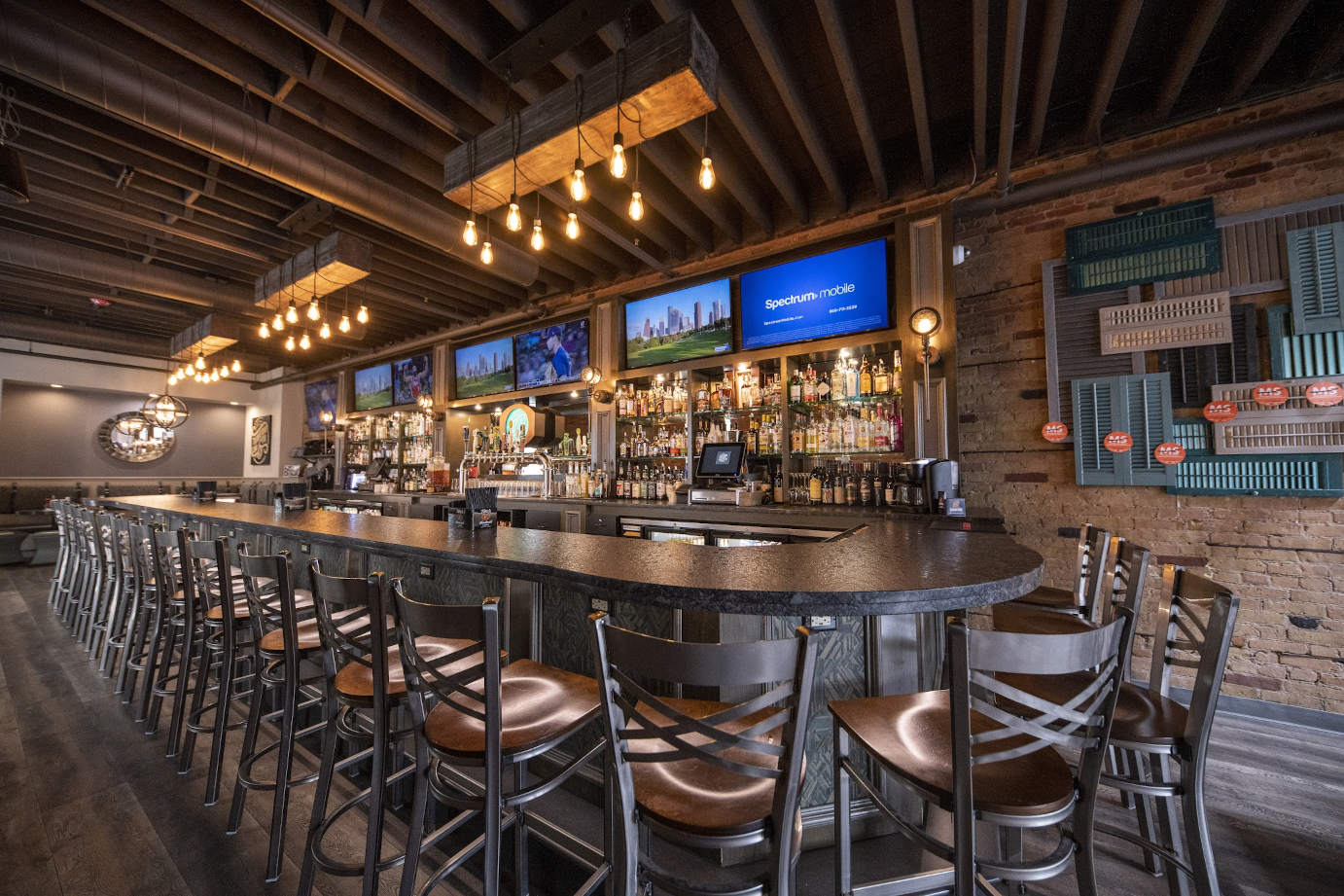 Tavern On 6th - Photo 5