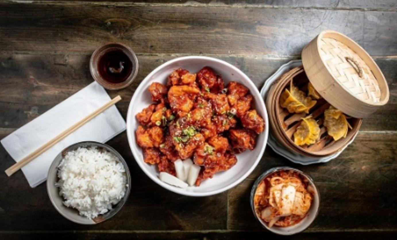 Fried chicken wings with three side dishes